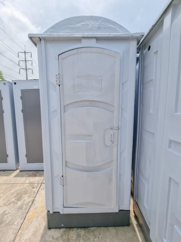 ห้องน้ำให้เช่า squat toilet นั่งยอง มีถังเก็บในตัว M08